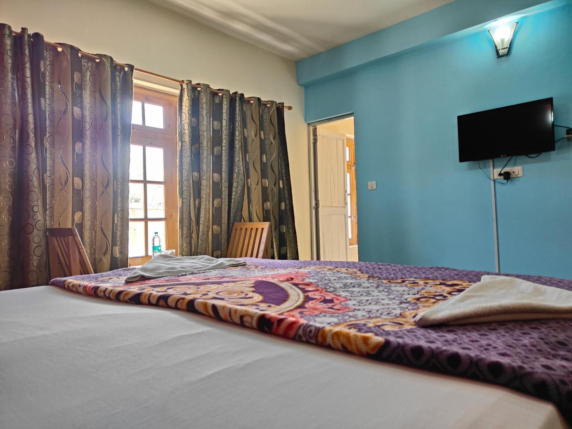Tsaskan Hotel Leh Esterno foto