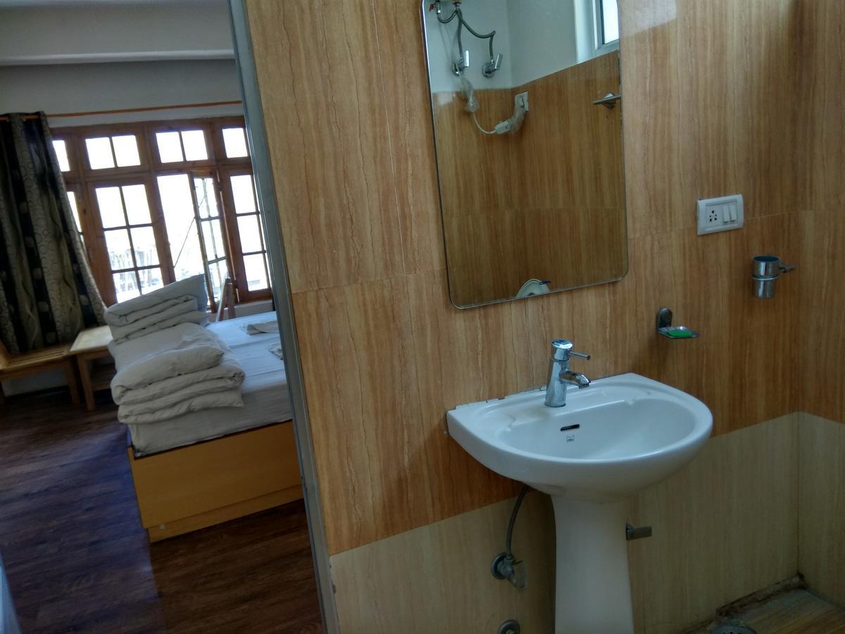 Tsaskan Hotel Leh Esterno foto